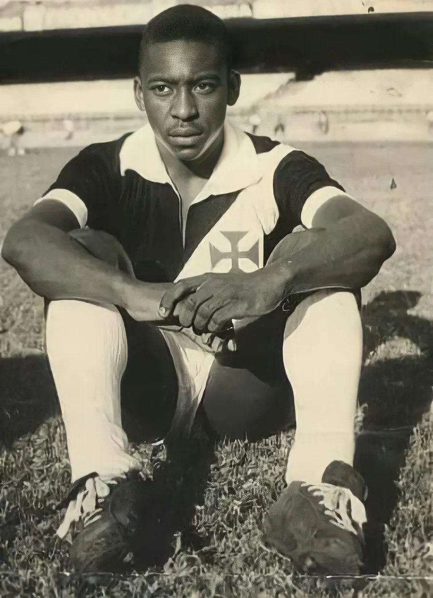Pelé com a camisa do Vasco