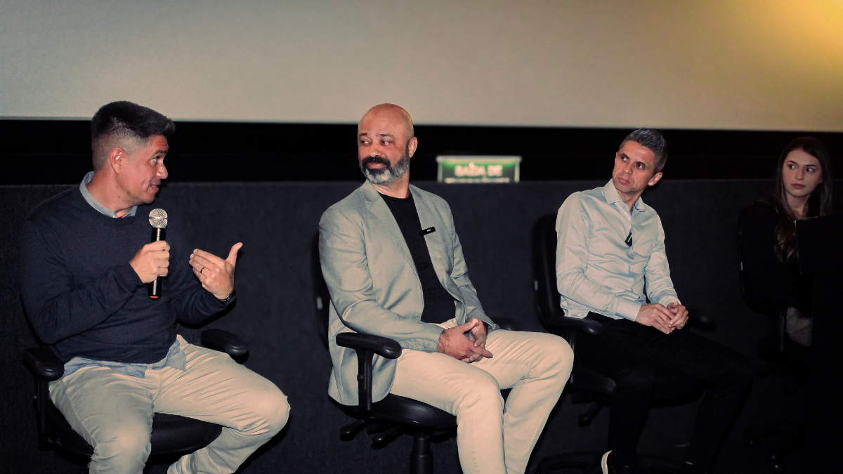 Profissionais do mercado imobiliário participam de painel como convidados durante evento da V4 Company │Créditos: Amanda Rezende